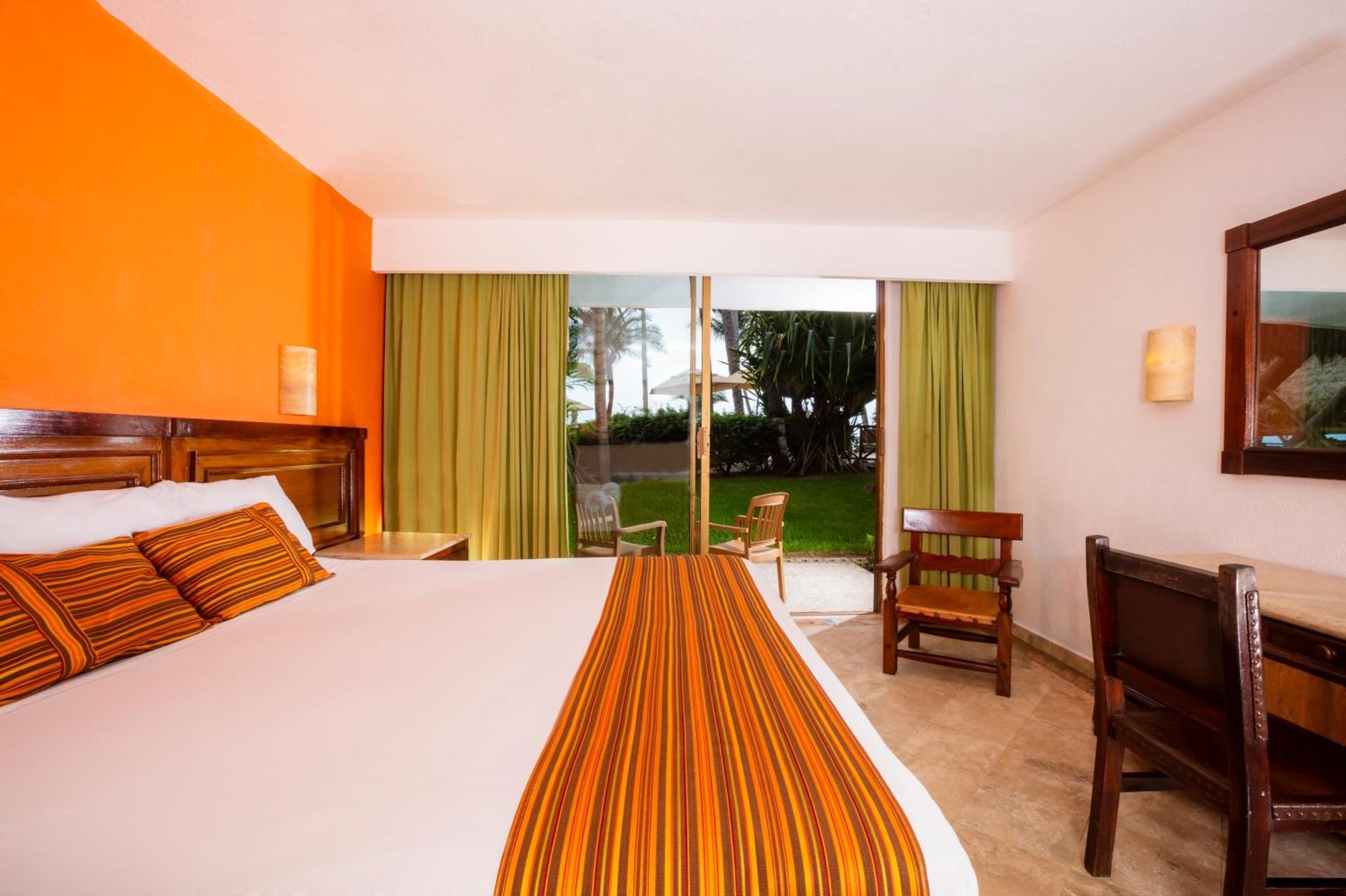 Las Palmas By The Sea All Inclusive Puerto Vallarta Exterior photo